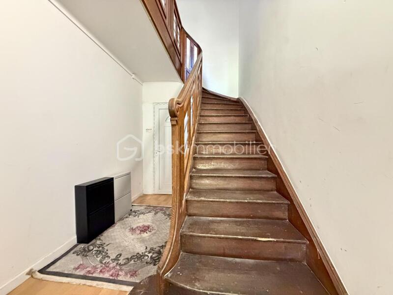 Immeuble - 209 m² - 9 pièces