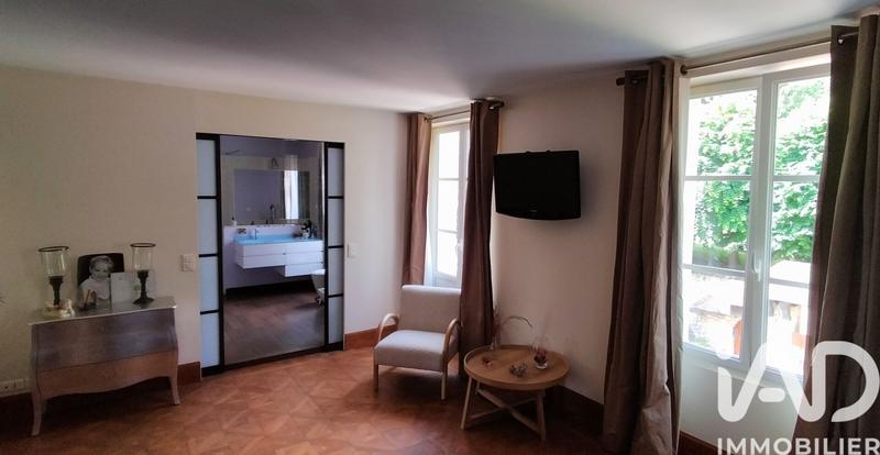 Maison - 263 m² - 11 pièces