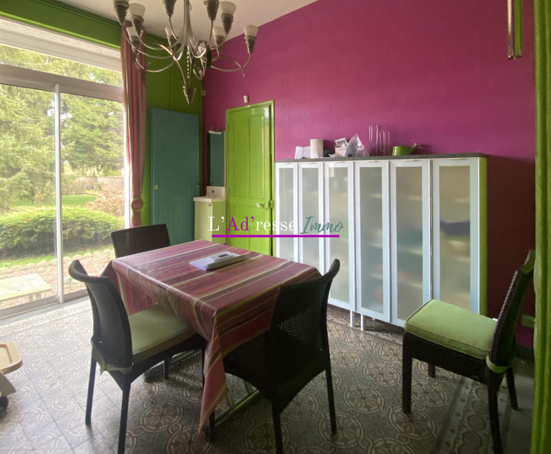 Maison - 241 m² - 10 pièces