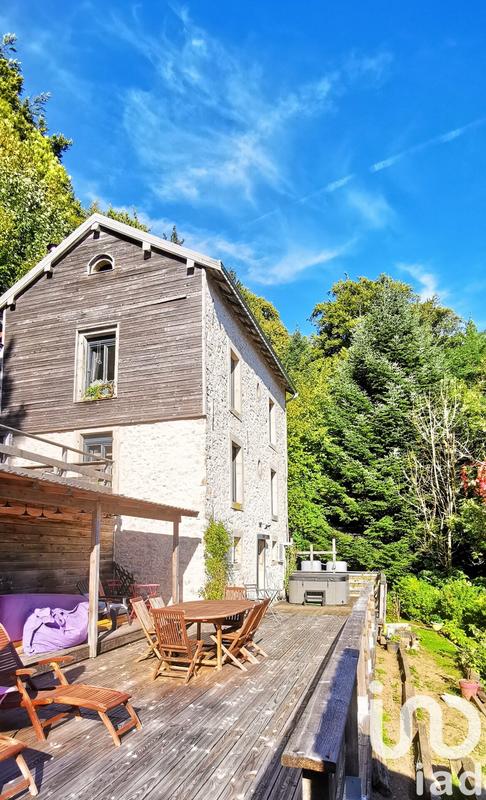 Maison - 200 m² - 7 pièces