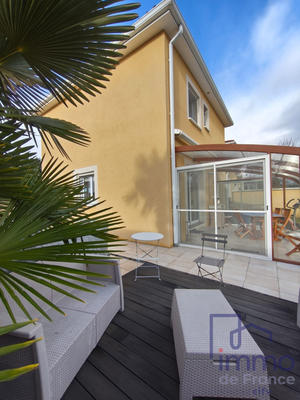 Maison - 104 m² - 5 pièces