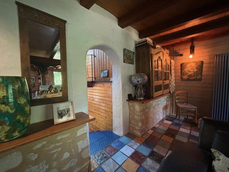 Propriété - 228 m² - 9 pièces