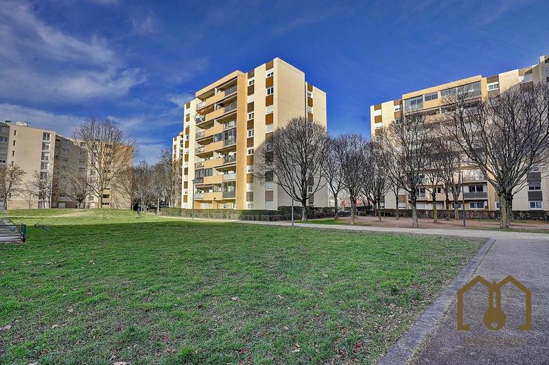 Appartement - 83 m² - 5 pièces