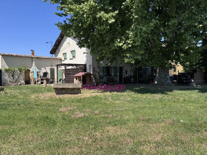 Maison - 202 m² - 9 pièces