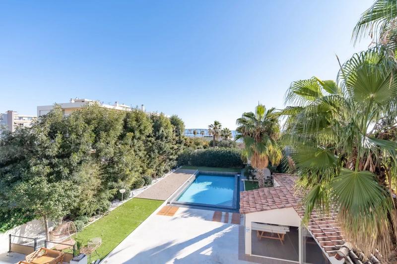 Maison - 400 m² - 7 pièces