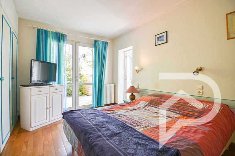 Maison - 242 m² - 6 pièces