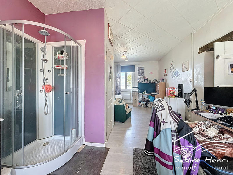 Maison - 235 m² - 10 pièces