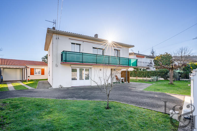 Maison - 171 m² - 7 pièces