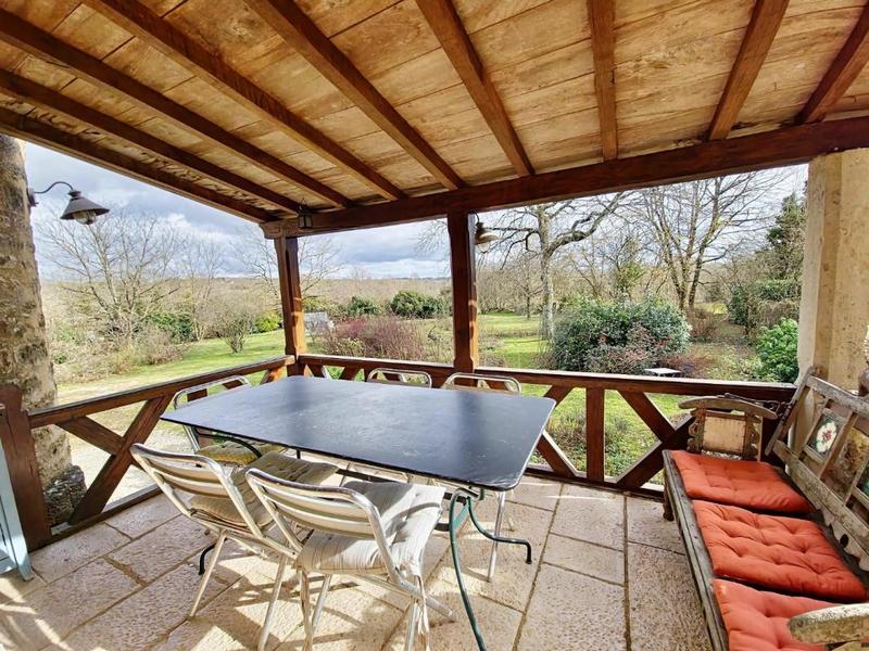 Maison - 225 m² - 9 pièces