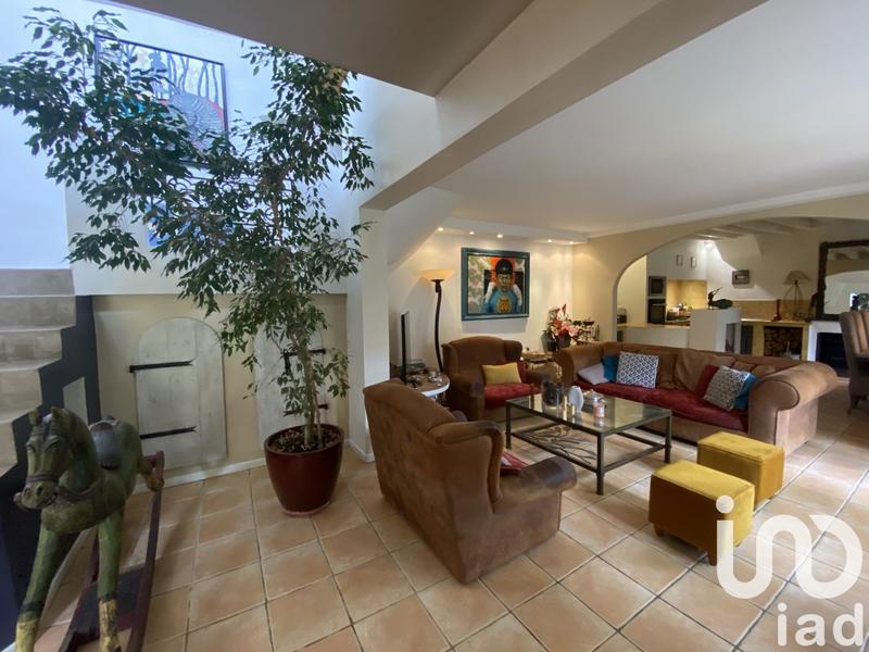 Maison - 241 m² - 6 pièces