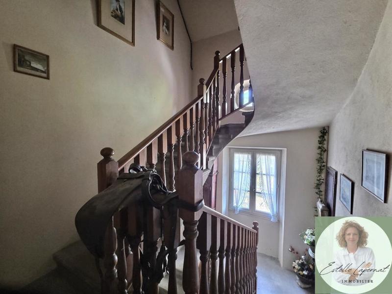 Maison - 322 m² - 13 pièces