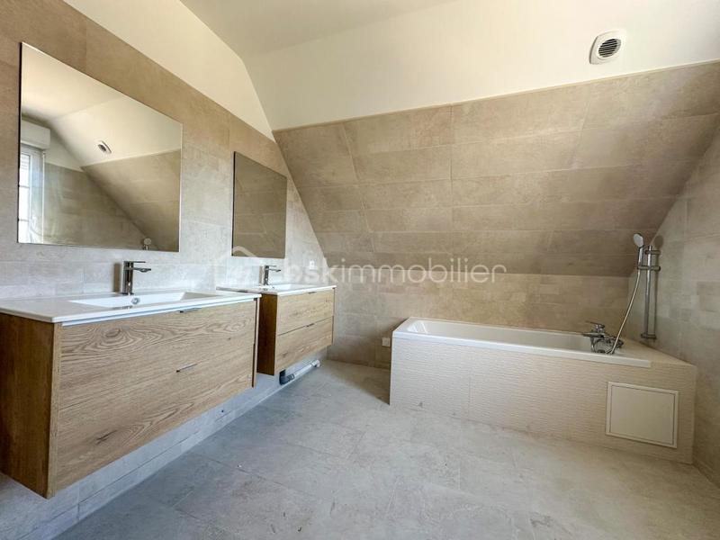 Maison - 149 m² - 6 pièces