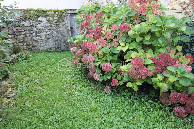 Maison en pierre - 100 m² - 9 pièces