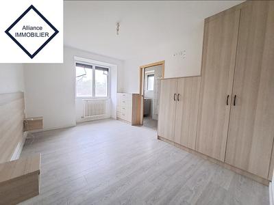 Maison - 290 m² - 16 pièces