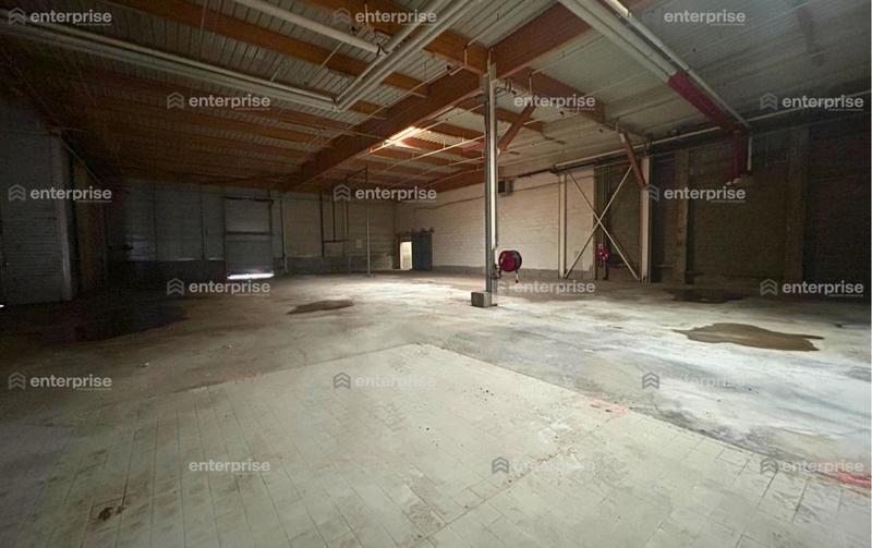 Local commercial - 1 894 m²