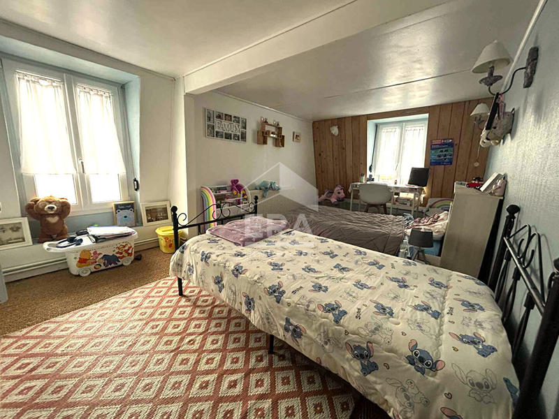 Maison - 318 m² - 10 pièces