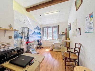 Local commercial - 193 m² - 7 pièces