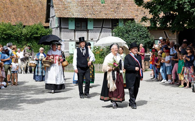 Une noce haute en couleurs