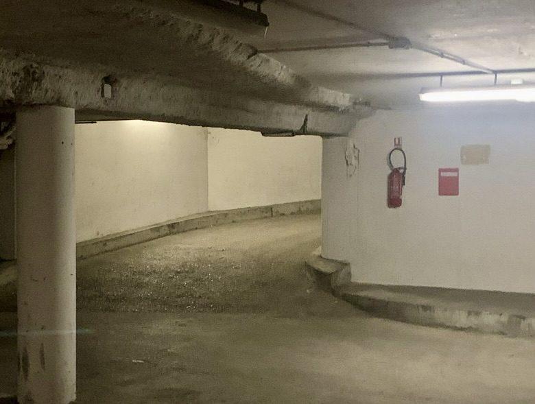 Parking / Garage - 12 m²