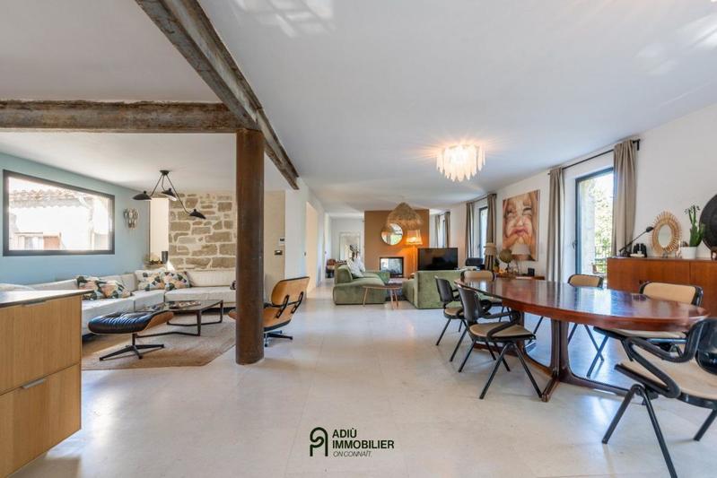 Mas - 300 m² - 10 pièces