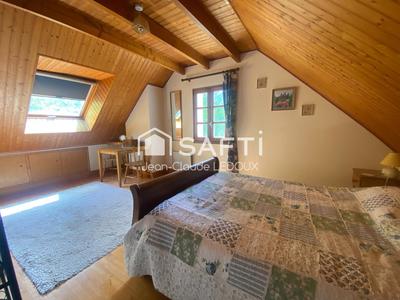 Maison - 140 m² - 5 pièces