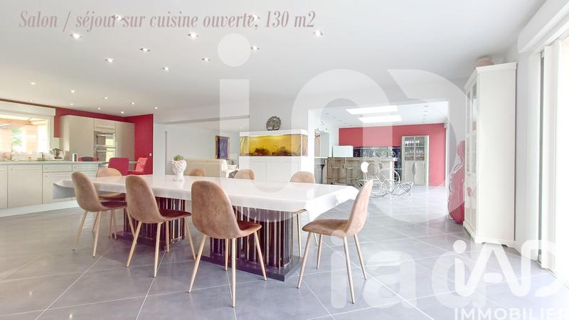 Maison de maîtres - 275 m² - 8 pièces