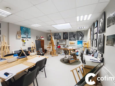 Local d'activités - 242 m² - 8 pièces