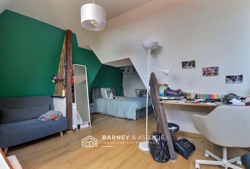 Maison - 212 m² - 8 pièces