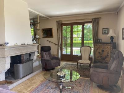 Maison traditionnelle - 147 m² - 7 pièces