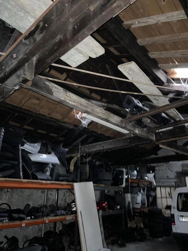 Entrepôt - 225 m² - 2 pièces