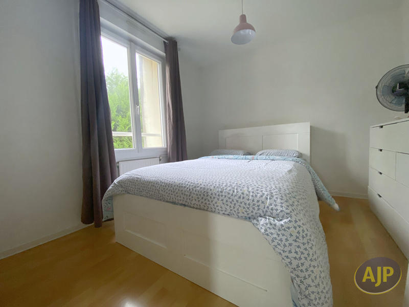 Maison - 93 m² - 5 pièces
