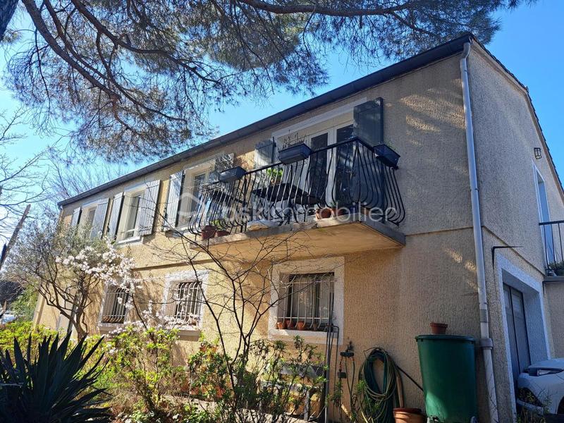 Maison - 99 m² - 5 pièces