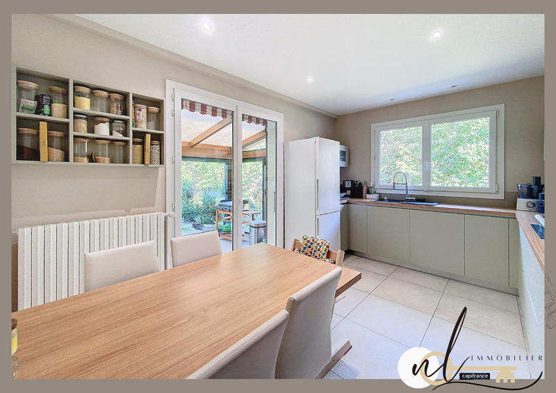 Maison - 200 m² - 8 pièces