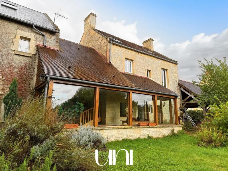 Maison - 225 m² - 7 pièces