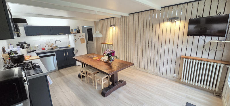 Propriété - 205 m² - 9 pièces