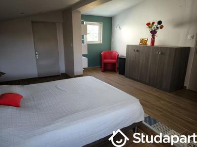 Chambre - 10 m² - 1 pièce