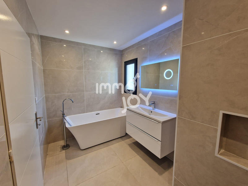 Villa - 131 m² - 4 pièces