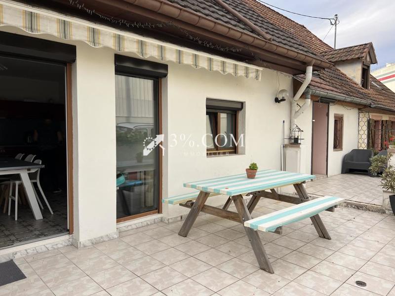 Maison - 219 m² - 8 pièces