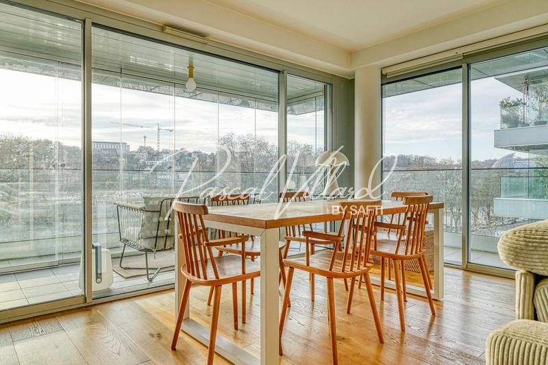 Appartement - 97 m² - 4 pièces