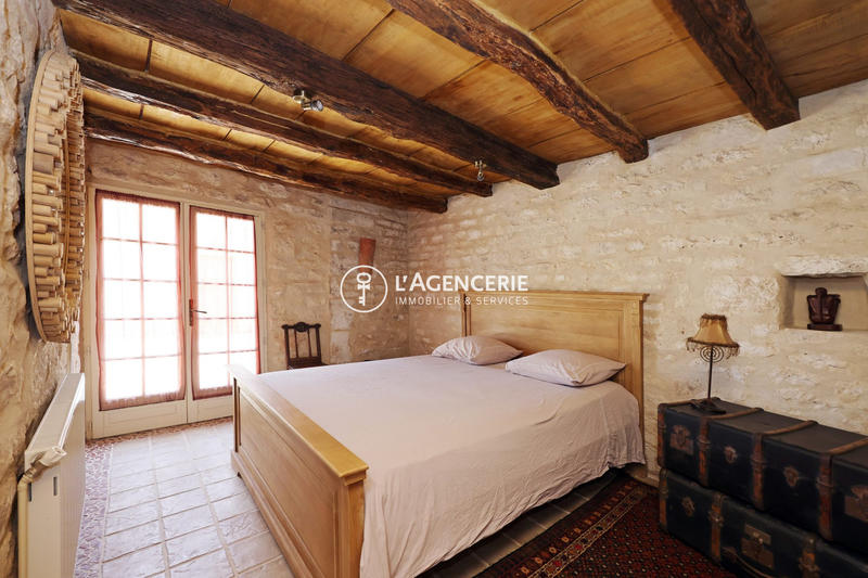 Maison - 360 m² - 12 pièces