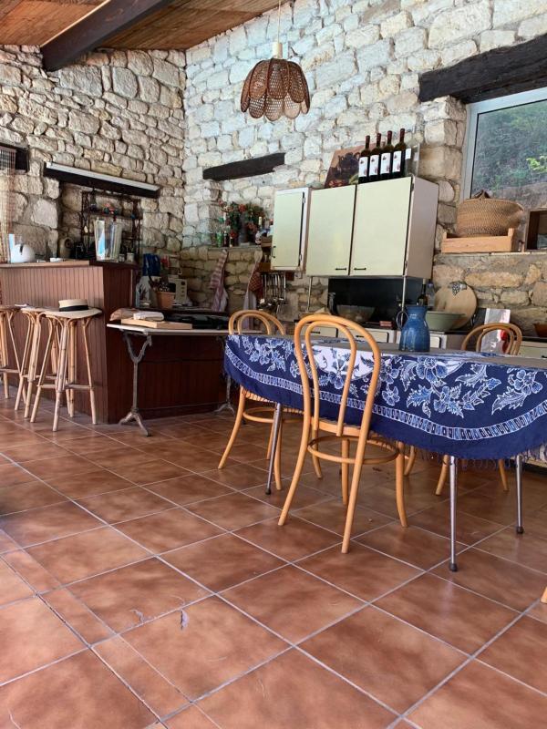 Propriété - 220 m² - 10 pièces