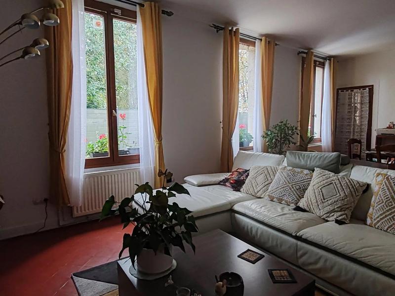 Maison - 91 m² - 83 pièces