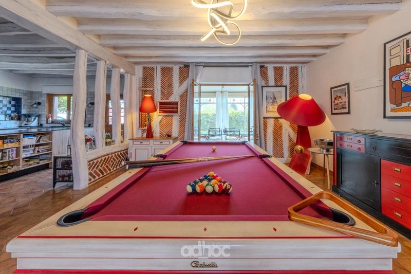 Maison - 200 m² - 8 pièces