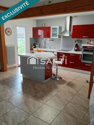 Maison - 195 m² - 6 pièces
