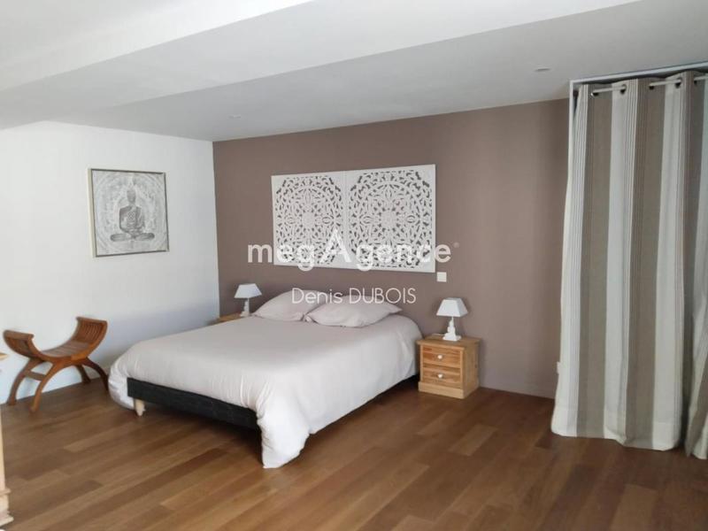 Corps de ferme - 360 m² - 10 pièces