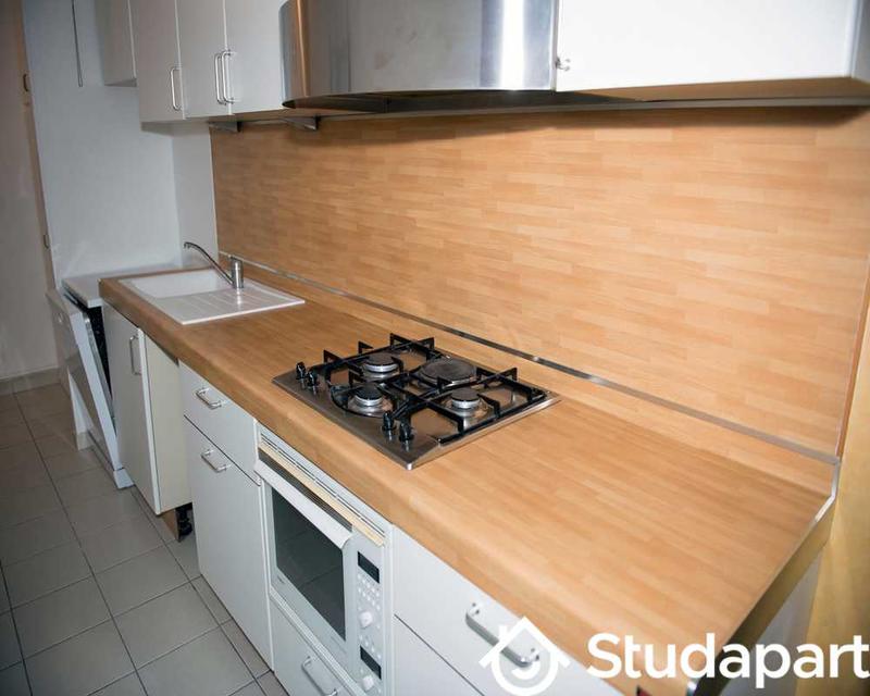 Chambre - 90 m² - 1 pièce