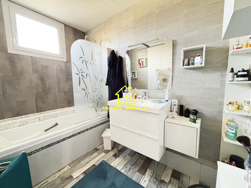 Maison - 93 m² - 4 pièces