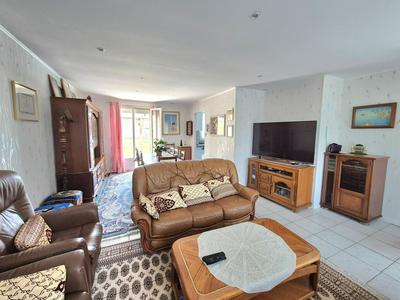 Maison - 93 m² - 5 pièces