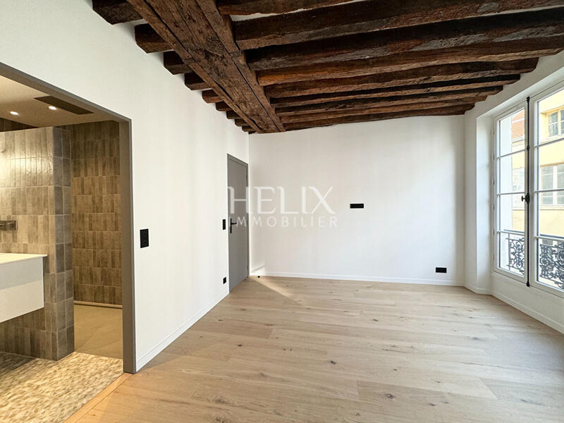 Appartement - 99 m² - 4 pièces