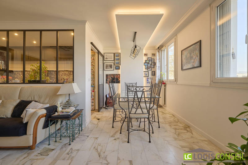 Appartement - 92 m² - 5 pièces